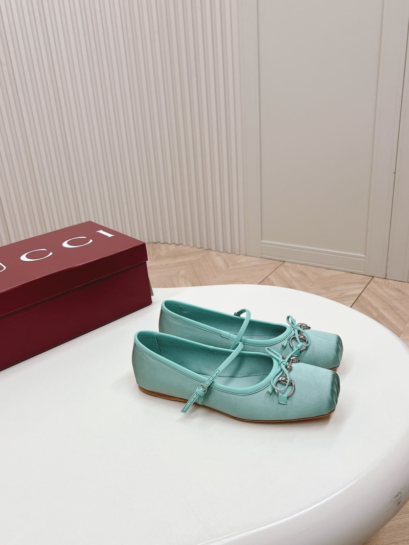 Gucci Flat Shoes